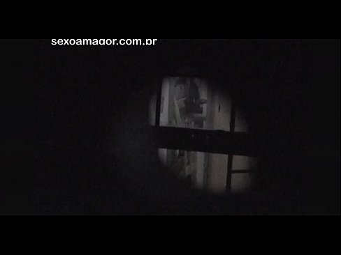 ❤️ Blondie dirakam video secara rahsia oleh intip kawasan kejiranan yang tersembunyi di sebalik batu bata kosong Lucah pada ms.analpics.ru ❌️❤